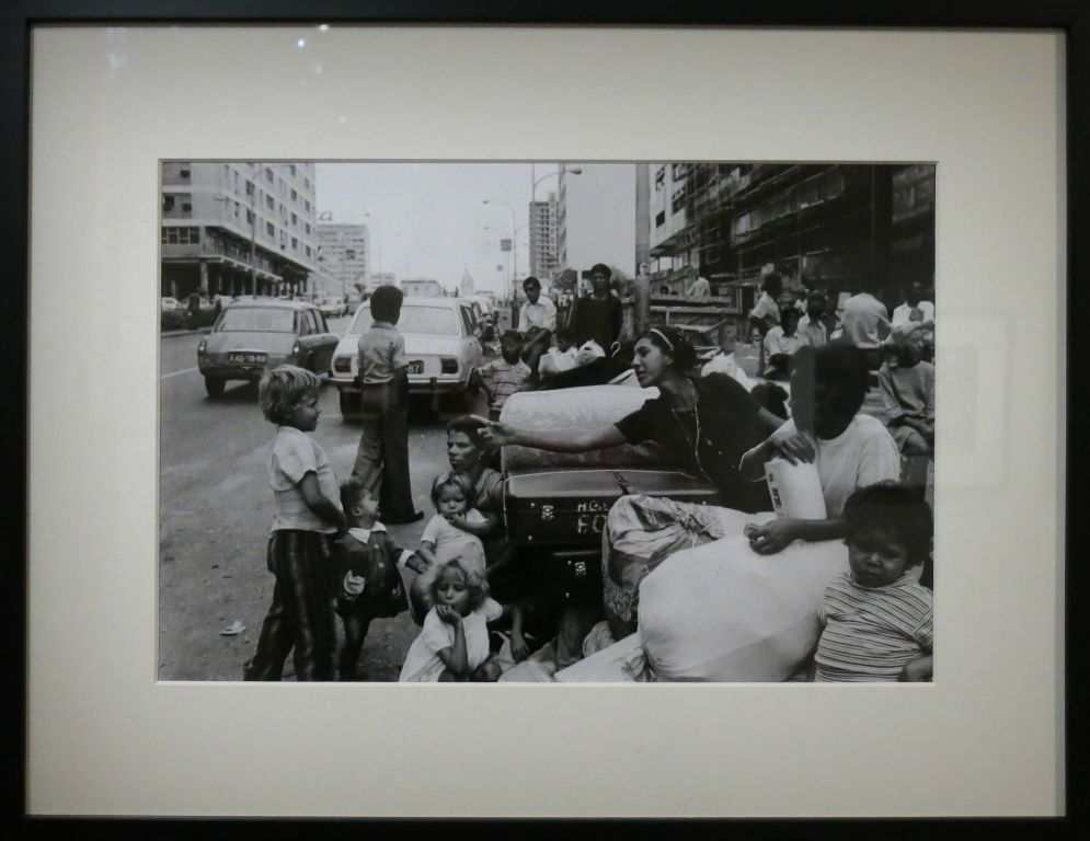 En Angola, les portugais quittent le pays  (Françoise Demulder, 1975)